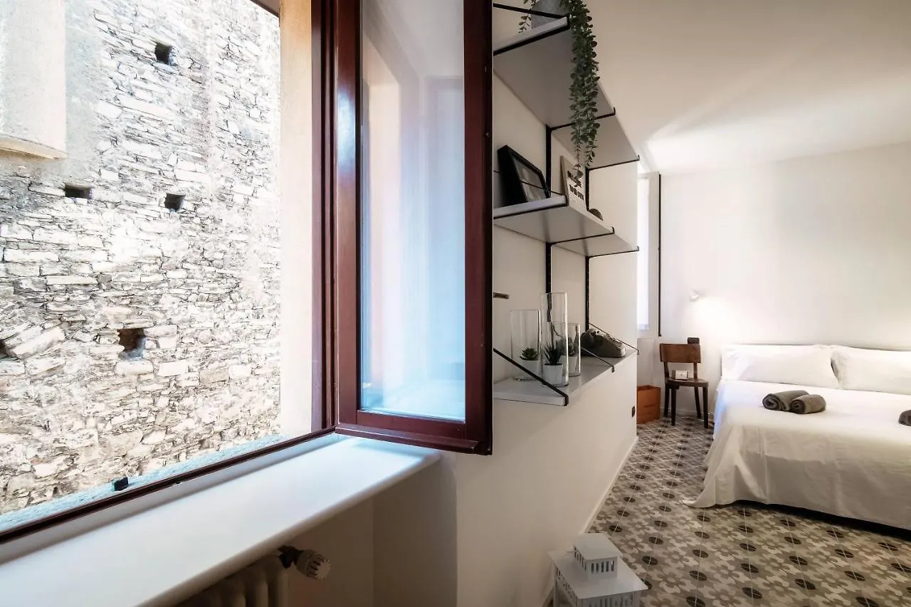 Villa Cesare 22 - The House Of Travelers Côme 0*,  Italia